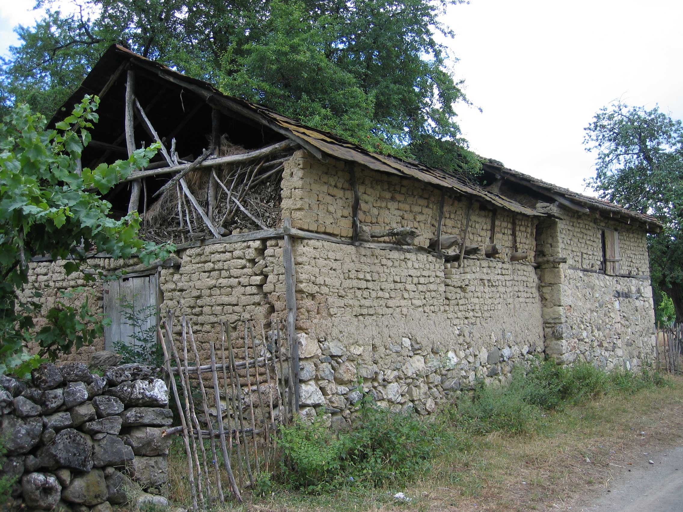 Barn near Velgosti