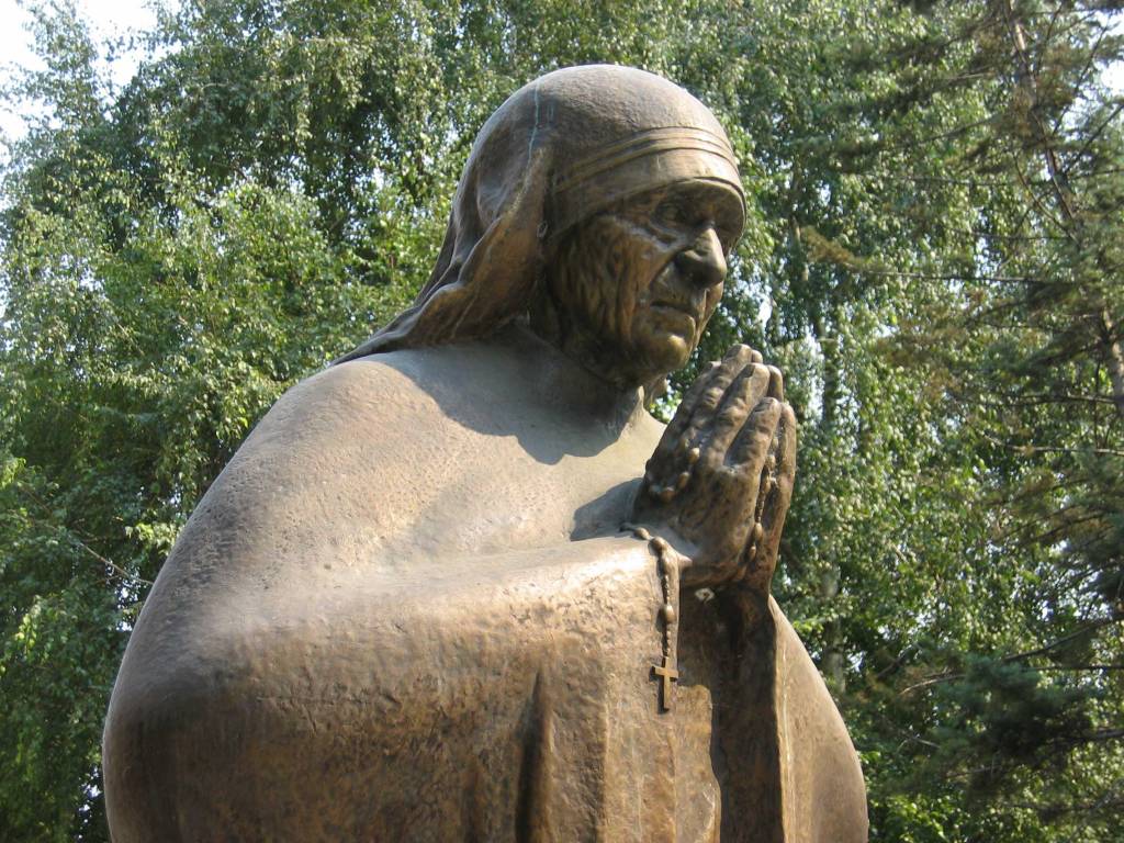 Statue of Mother Theresa in Skopje