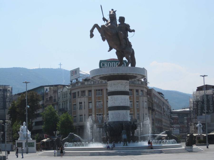 Statue of Aleksandar the Great at Makedonija Square in Skopje
