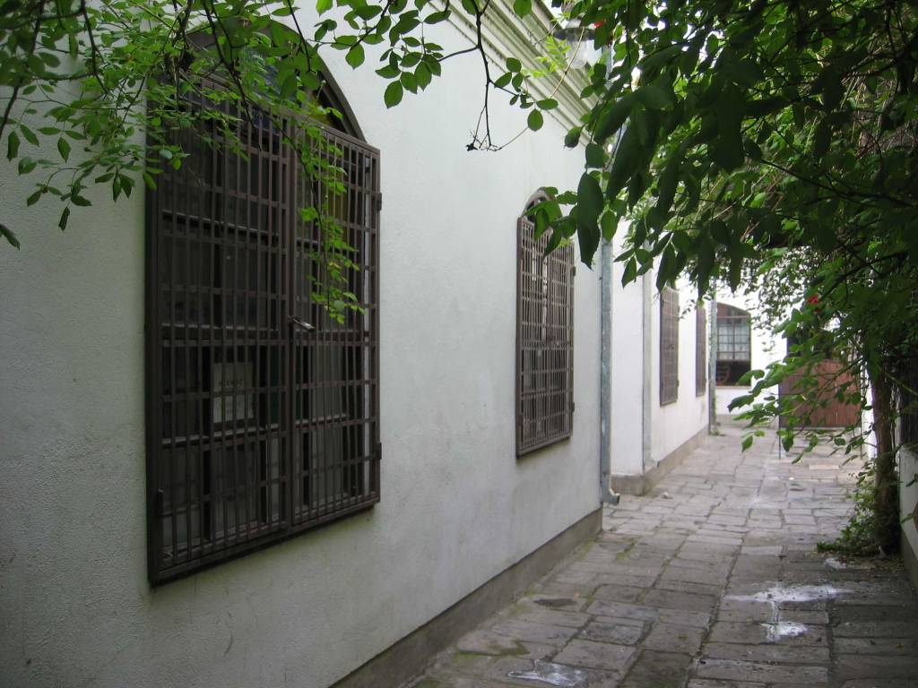 Bezisten covered market in Skopje