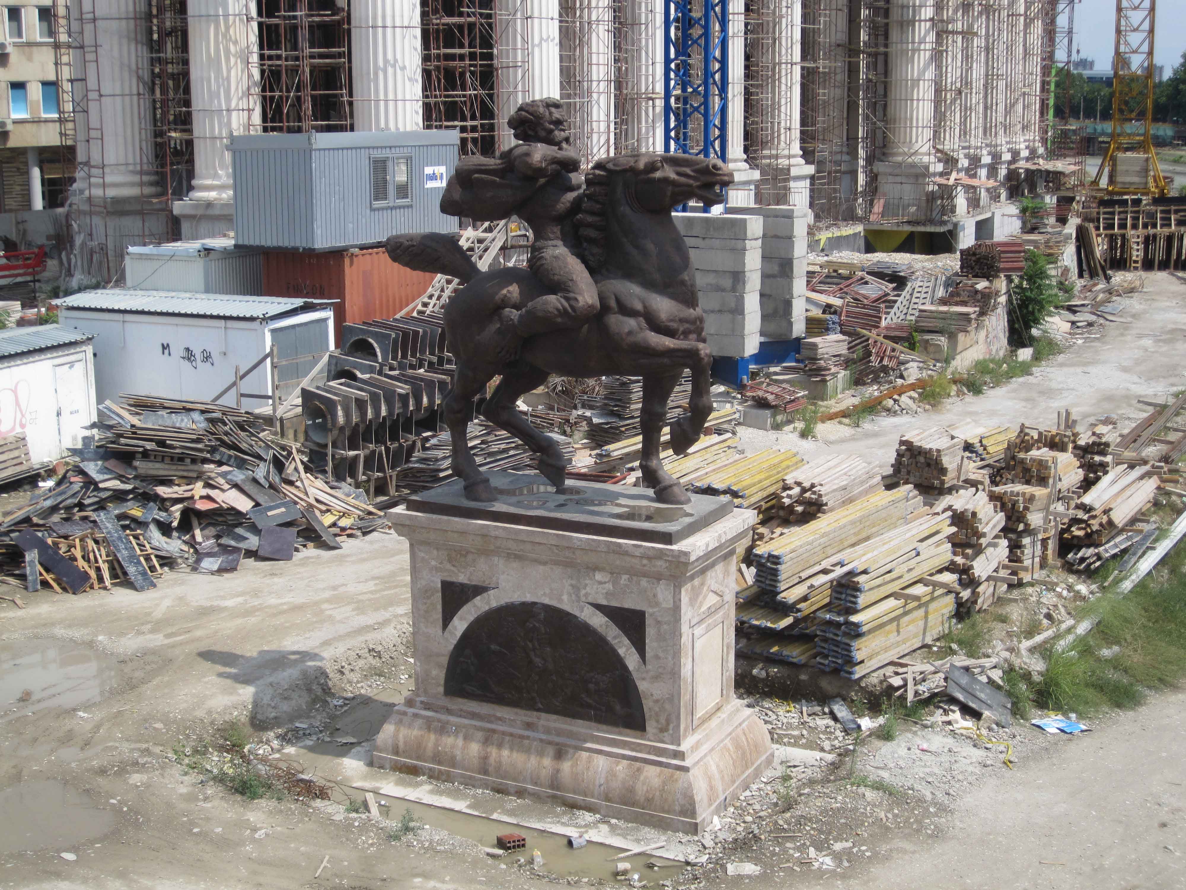 Statue of Karposh in Skopje