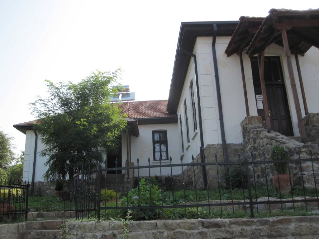 Former school Ethno Museum accommodation Lesnovo