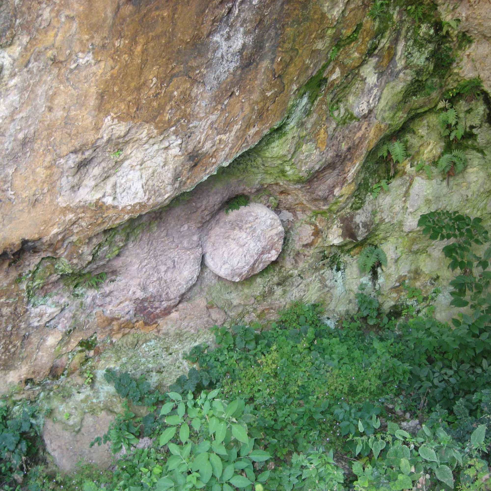 Millstone caves near Lesnovo