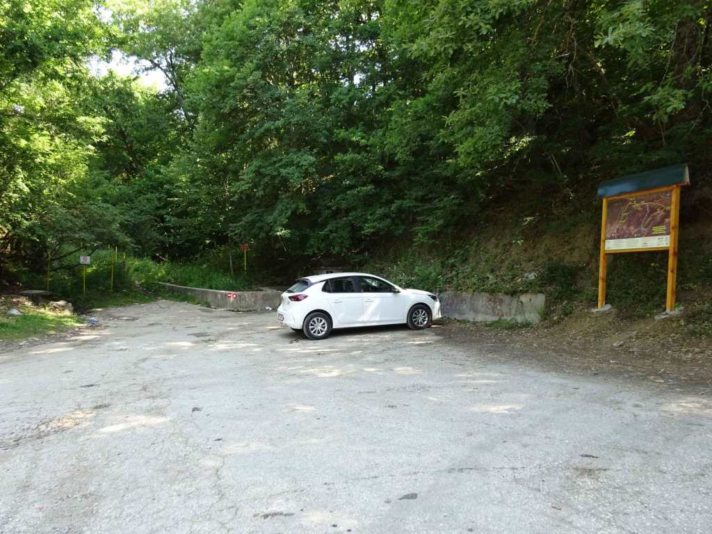 Brodec Brodets Crn Kamen Przhar peak vrv Hiking North Macedonia